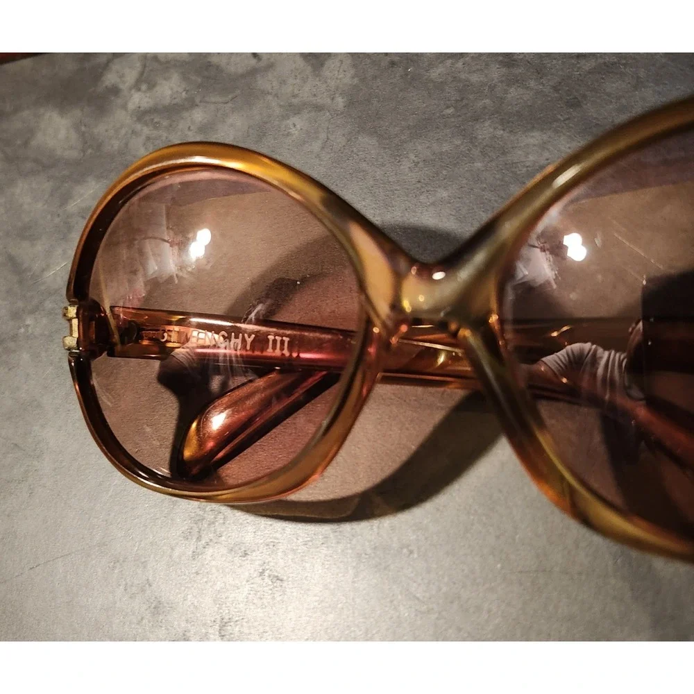 Givenchy used lens